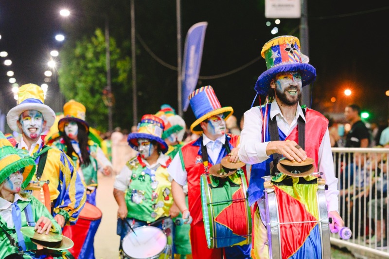 Una multitud disfrut de la primera noche de los Carnavales